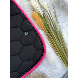 Tapis Noir et rose fuschia